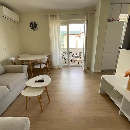 Spring Apartment In Përmet Екстериор снимка